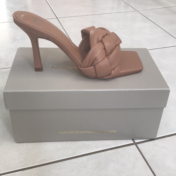 Marc Fisher Digana Braided Square Toe Slip on Heel in size 6.5 - Picture 2 of 8